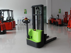 托盘堆垛车（步行式）CDD-C